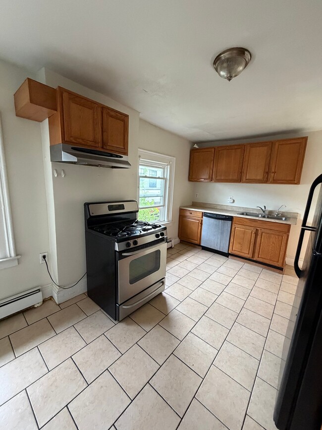 479 Broad St, Unit 3S