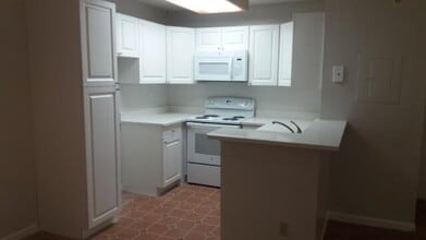 651 Lyons Rd in Coconut Creek, FL - Building Photo - Building Photo