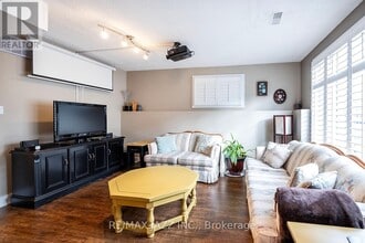 801 Tarn Ct in Oshawa, ON - Building Photo - Building Photo