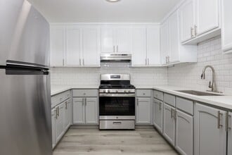4310 Russell Avenue in Los Angeles, CA - Building Photo - Building Photo