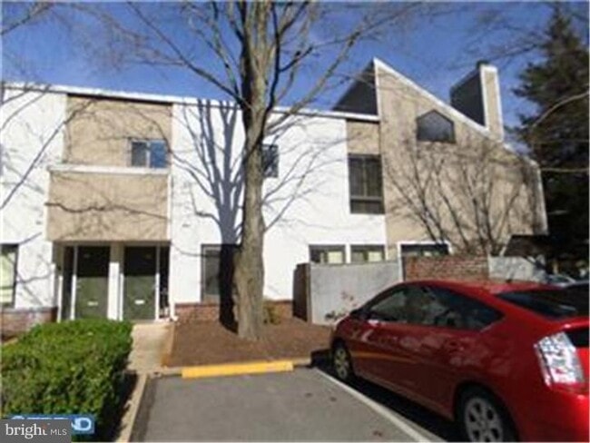 property at 1700 Oakwood Terrace