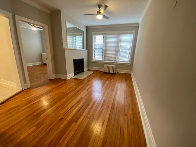 631 W ROSCOE St, Unit m3 in Chicago, IL - Building Photo - Building Photo