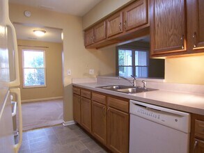 109 Fieldcrest St, Unit 301 in Ann Arbor, MI - Building Photo - Building Photo