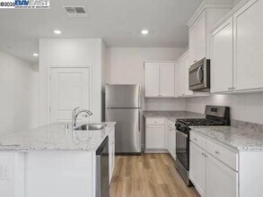 2242 Park Pl in Rio Vista, CA - Building Photo - Building Photo