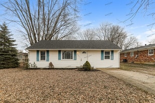 2001 Wellington Rd in Middletown, OH - Building Photo