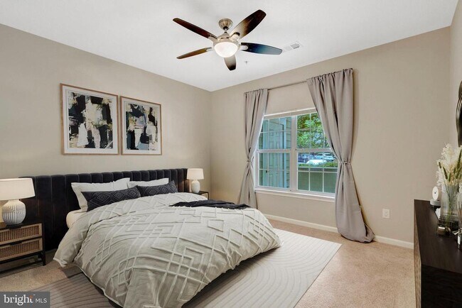 1701 Lake Shore Crest Dr in Reston, VA - Building Photo - Building Photo