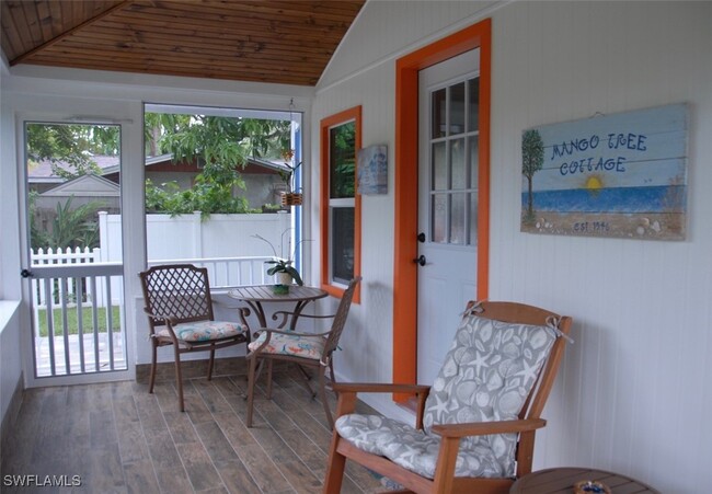 2247 Palm St in Naples, FL - Building Photo - Building Photo