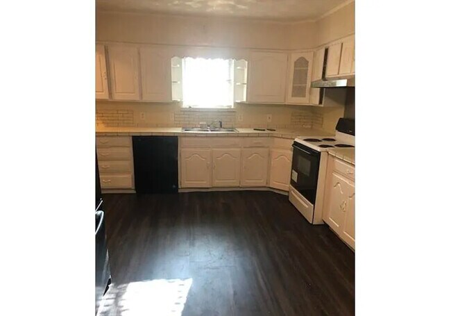 2435 Cliff Teen Ct in Dallas, TX - Building Photo - Building Photo