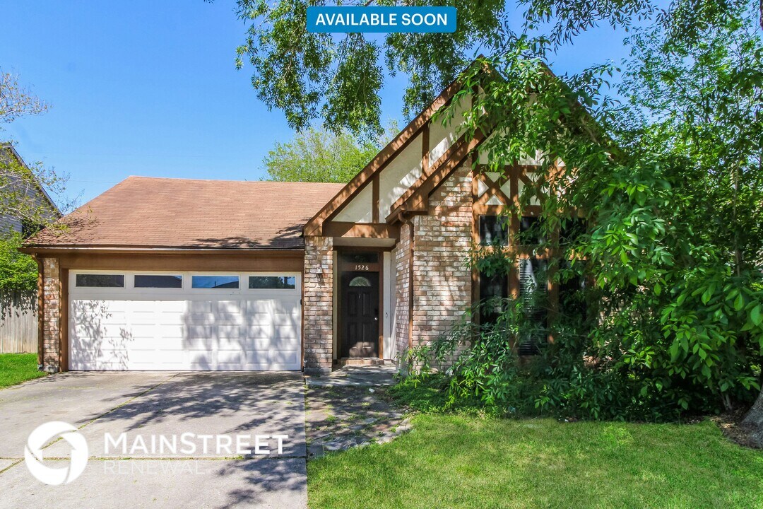 1526 Rushworth Dr in Houston, TX - Building Photo
