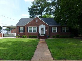 1103 E Mulberry St in Goldsboro, NC - Building Photo