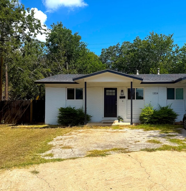property at 1304 Falcon Cv