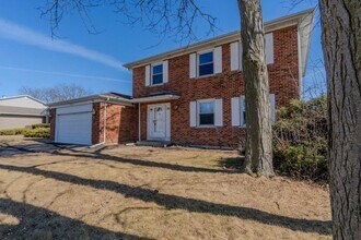 4345 Mumford Dr in Hoffman Estates, IL - Building Photo - Building Photo