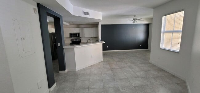 10902 NW 83rd St in Doral, FL - Building Photo - Building Photo