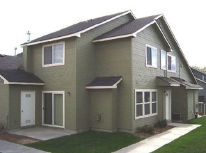 Lexi's Lane Townhomes in Nampa, ID - Foto de edificio - Building Photo