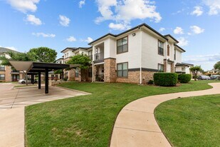 PECAN POINTE in Temple, TX - Building Photo