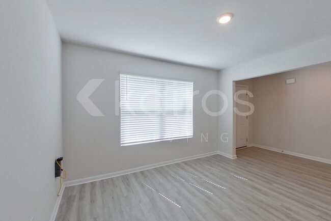 321 Monarch Ln in Pensacola, FL - Foto de edificio - Building Photo