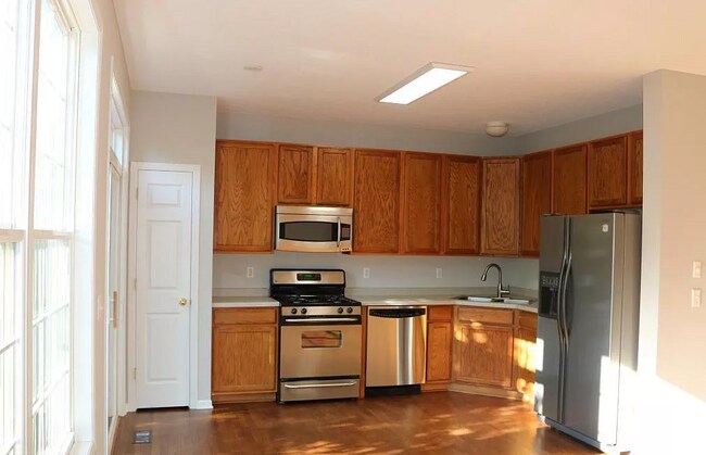 1658 Riverside Dr in Shakopee, MN - Building Photo - Building Photo