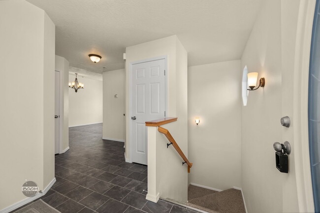 11440 Dawn St in Anchorage, AK - Building Photo - Building Photo