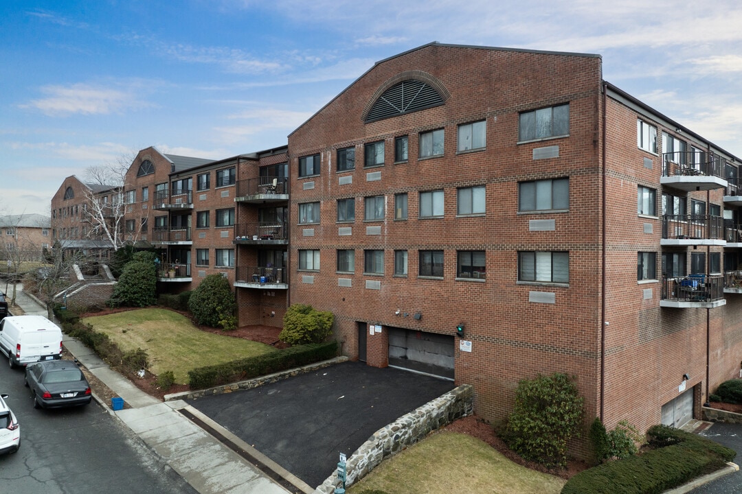 Westchester Terrace - Crisfield in Yonkers, NY - Building Photo