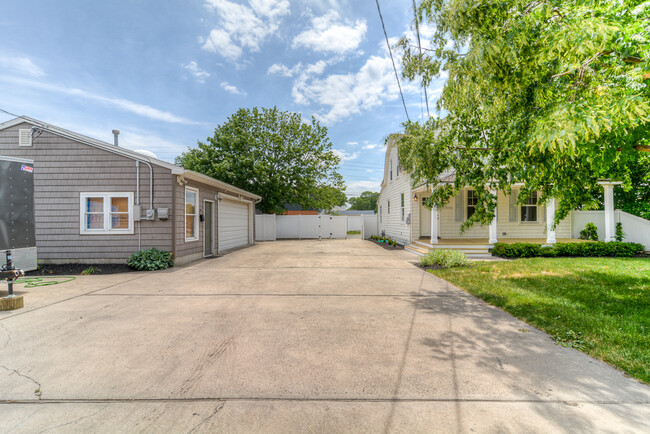 2208 Herbertsville Rd in Point Pleasant Boro, NJ - Building Photo - Building Photo