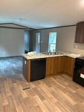 7214 Comstock Cove in Lago Vista, TX - Foto de edificio - Building Photo