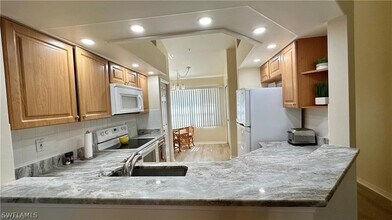28080 Cavendish Ct in Bonita Springs, FL - Building Photo - Building Photo