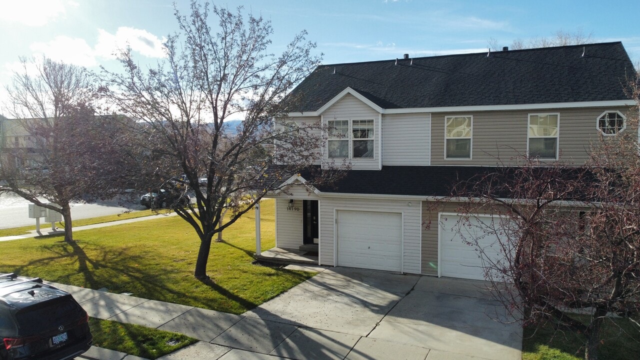 14190 S Flowerfield Cir in Draper, UT - Building Photo