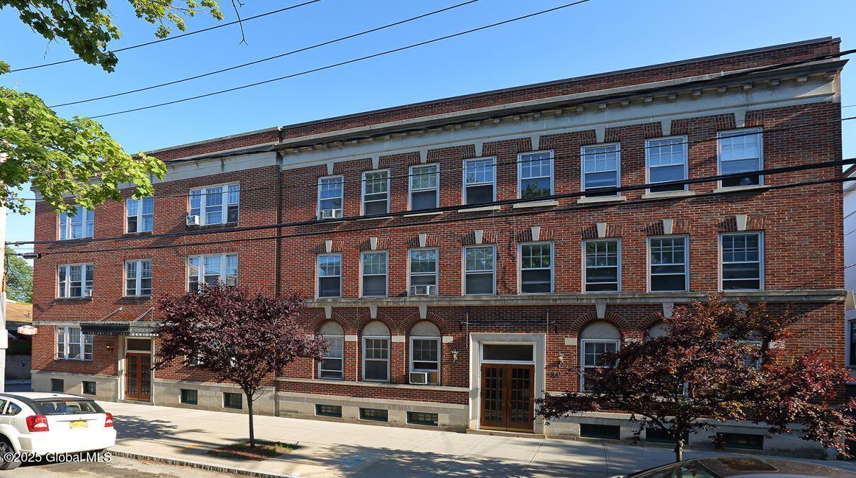 114 Union St in Schenectady, NY - Building Photo