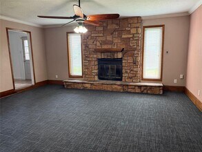 702 Omega Cir in Pasadena, TX - Building Photo - Building Photo