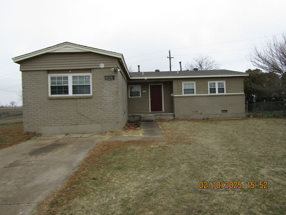 921 SW Ranch Oak Blvd in Lawton, OK - Building Photo