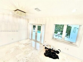 616 Tiziano Ave in Coral Gables, FL - Foto de edificio - Building Photo