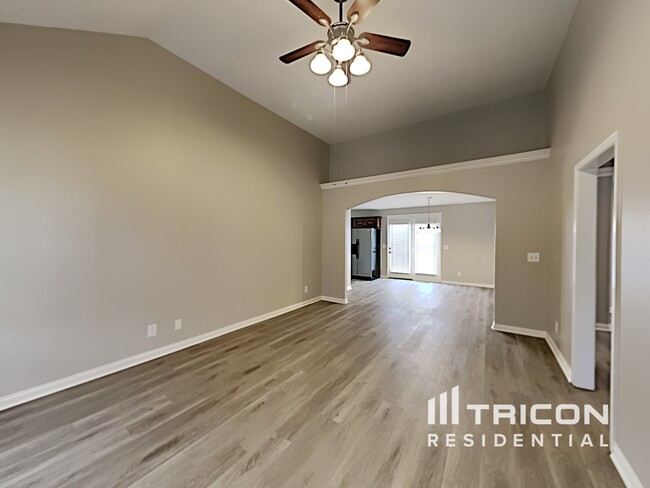 1329 Christine Dr in Lebanon, TN - Building Photo - Building Photo