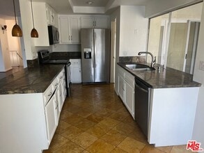 4650 Park Mirasol in Calabasas, CA - Building Photo - Building Photo