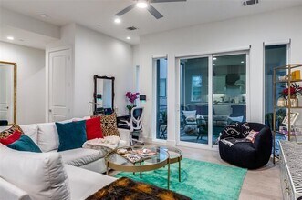 5703 Lindell Ave in Dallas, TX - Building Photo - Building Photo