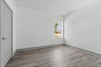 75 Forester Ave in Warwick, NY - Building Photo - Building Photo