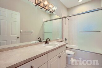 14038 Waterville Cir, Unit HH246 in Tampa, FL - Building Photo - Building Photo