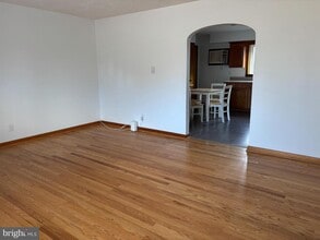 8105 Winchester Ave in Inwood, WV - Building Photo - Building Photo