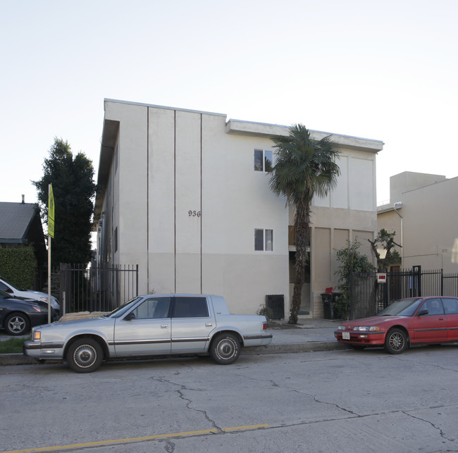 936 Wilcox Ave in Los Angeles, CA - Foto de edificio - Building Photo