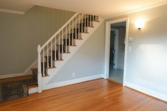 112 N Main St in West Hartford, CT - Building Photo - Building Photo