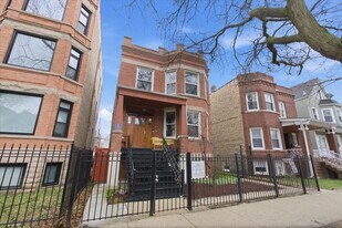 2711 N Lawndale Ave, Unit #G in Chicago, IL - Building Photo