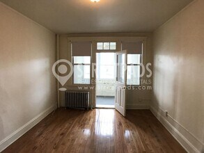 1634 Commonwealth Ave in Boston, MA - Foto de edificio - Building Photo