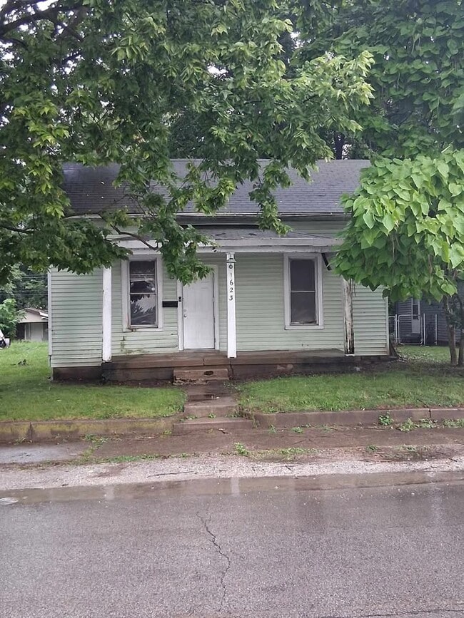 property at 1623 N Illinois Ave