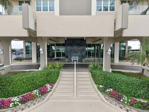 5440 N Ocean Dr, Unit 705 in Riviera Beach, FL - Building Photo - Building Photo