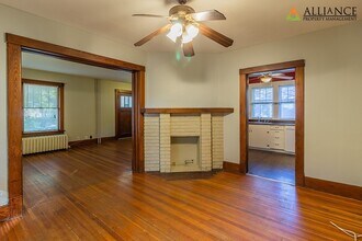 344 N 15th St in Manhattan, KS - Building Photo - Building Photo