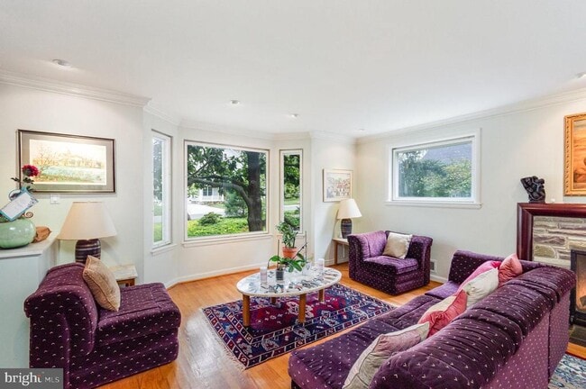 property at 5804 Lenox Rd