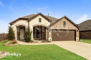 1121 Marigold Dr in Burleson, TX - Building Photo