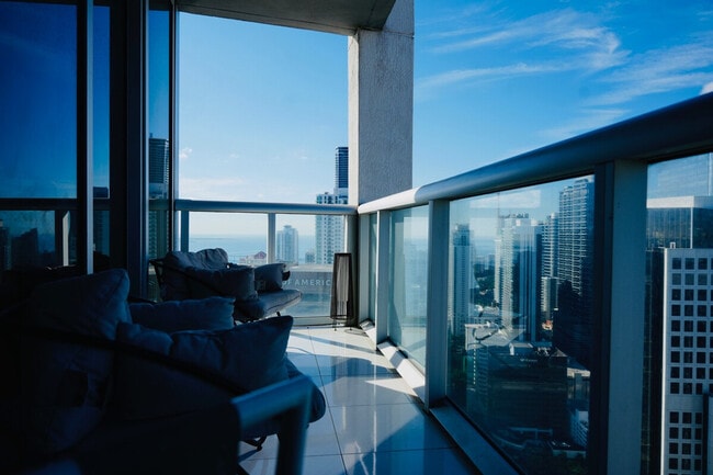 631 Brickell Ave in Miami, FL - Foto de edificio - Building Photo