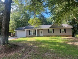 133 Blackhawk Dr in Daleville, AL - Building Photo