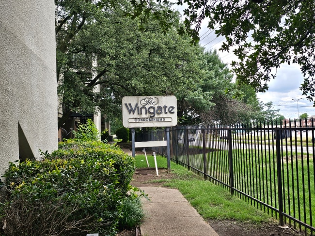 9605 Walnut St, Unit 12105 in Dallas, TX - Building Photo - Building Photo