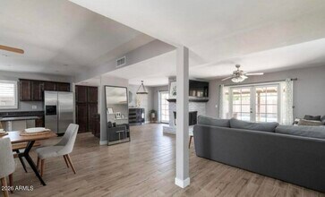 225 E Minton Dr in Tempe, AZ - Building Photo - Building Photo